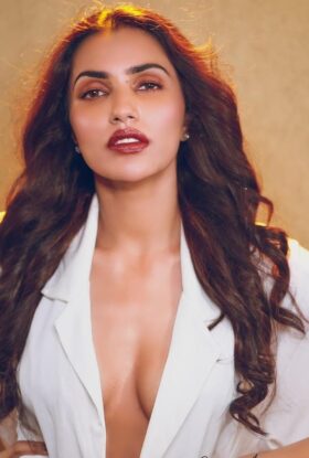 Pakistani Escorts in ajman +971565648023